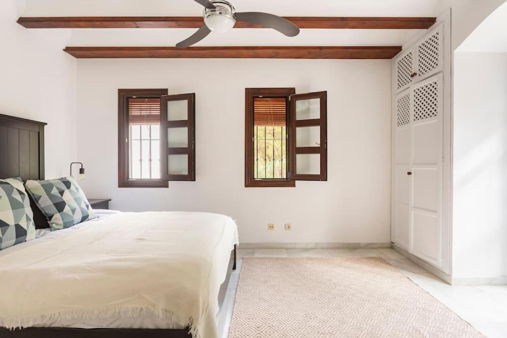 Stylish Spanish 3 Bd Townhouse On The Golden Mile 马尔韦利亚 外观 照片