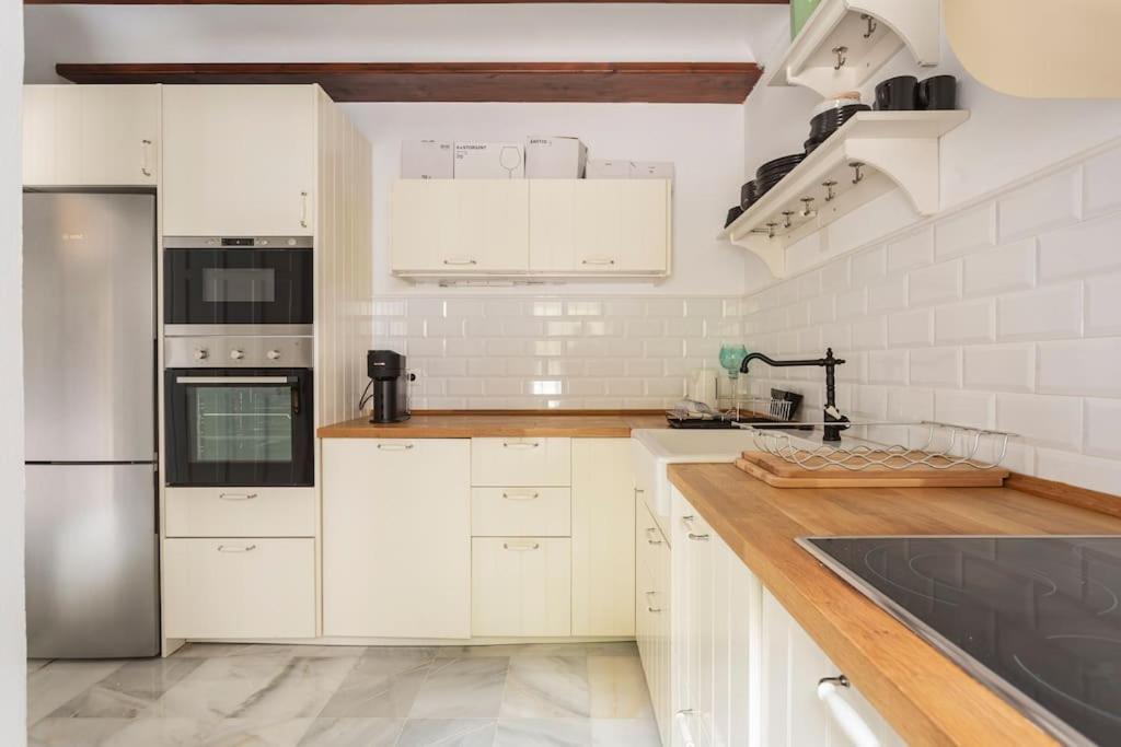 Stylish Spanish 3 Bd Townhouse On The Golden Mile 马尔韦利亚 外观 照片