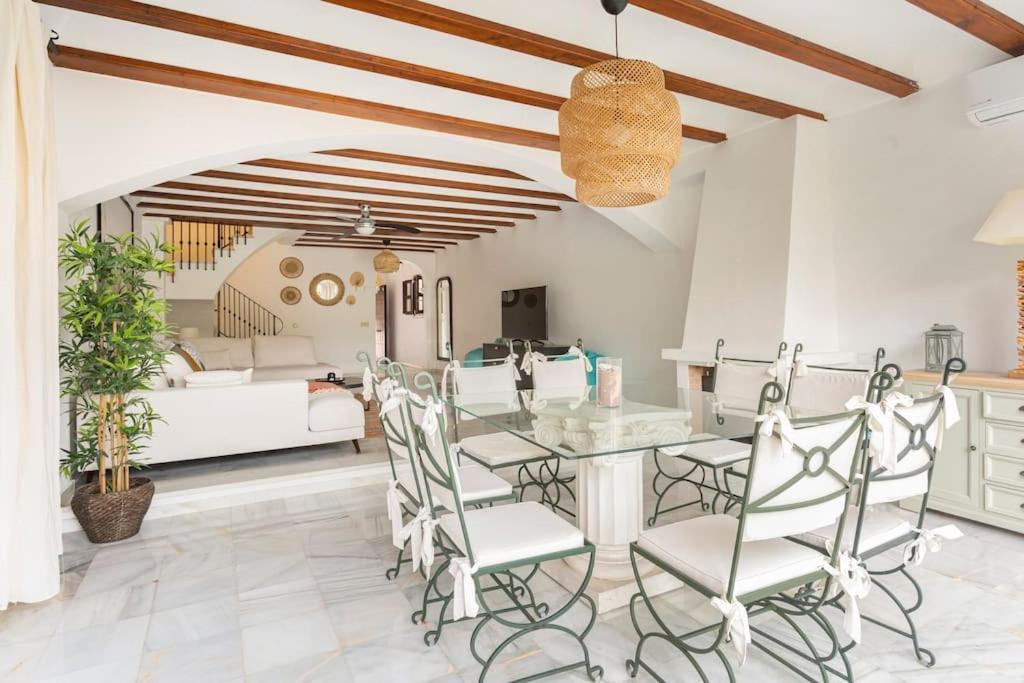 Stylish Spanish 3 Bd Townhouse On The Golden Mile 马尔韦利亚 外观 照片