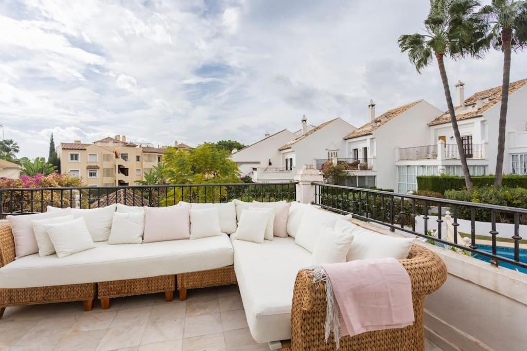 Stylish Spanish 3 Bd Townhouse On The Golden Mile 马尔韦利亚 外观 照片