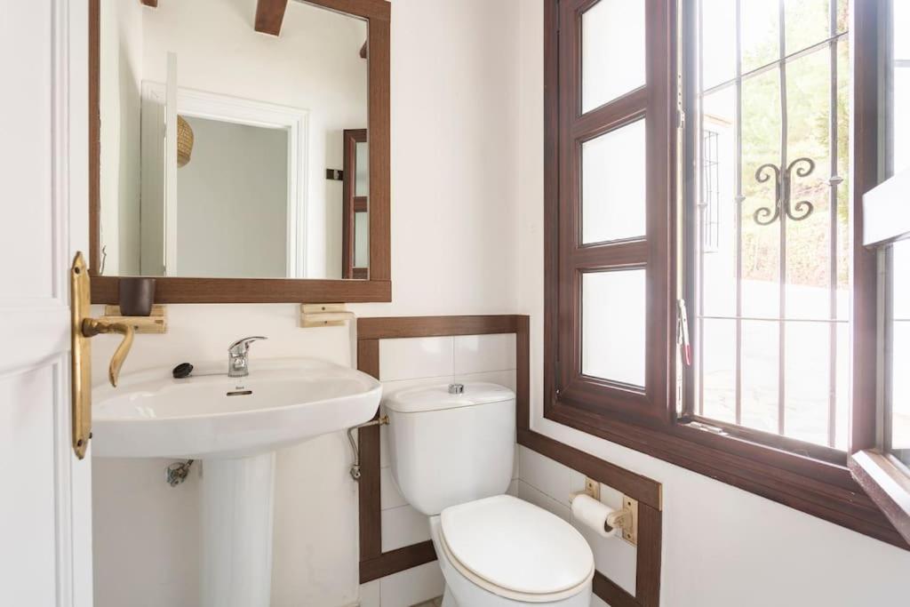 Stylish Spanish 3 Bd Townhouse On The Golden Mile 马尔韦利亚 外观 照片