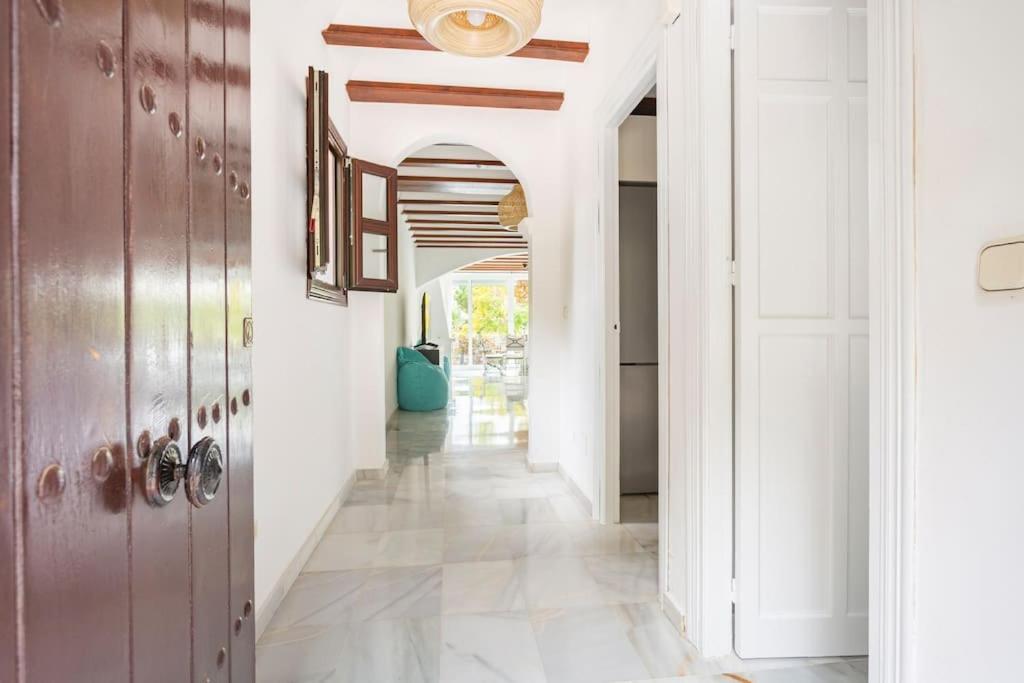 Stylish Spanish 3 Bd Townhouse On The Golden Mile 马尔韦利亚 外观 照片