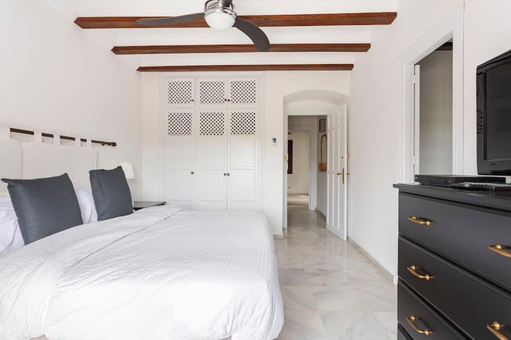 Stylish Spanish 3 Bd Townhouse On The Golden Mile 马尔韦利亚 外观 照片