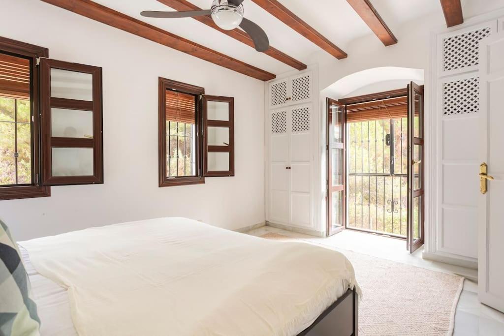 Stylish Spanish 3 Bd Townhouse On The Golden Mile 马尔韦利亚 外观 照片